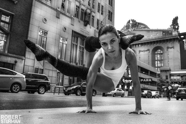 18-photos-incroyables-de-yoga-dans-la-ville-8