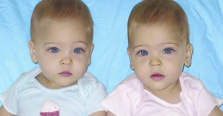 Jumelles nouveau-nées Ava et Leah