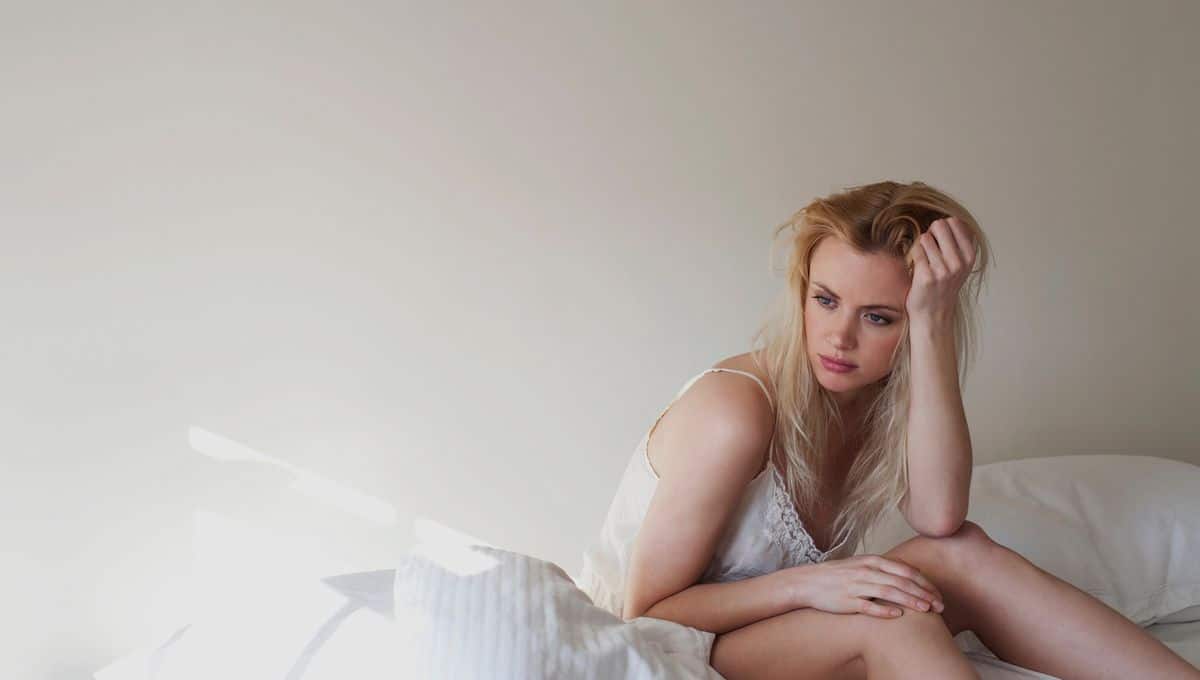 Femme de mauvaise humeur le matin