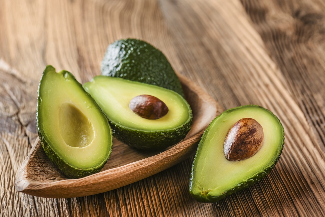 Avocat coupé en deux