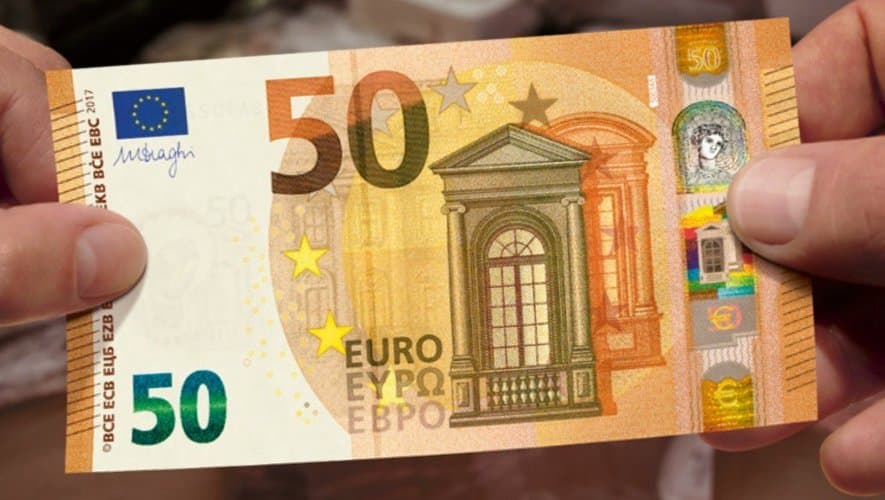 Schéma d'une voiture avec billet sur le pare-brise