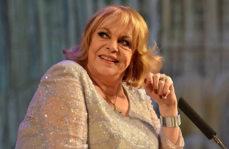 Michèle Mercier dans le rôle d'Angélique