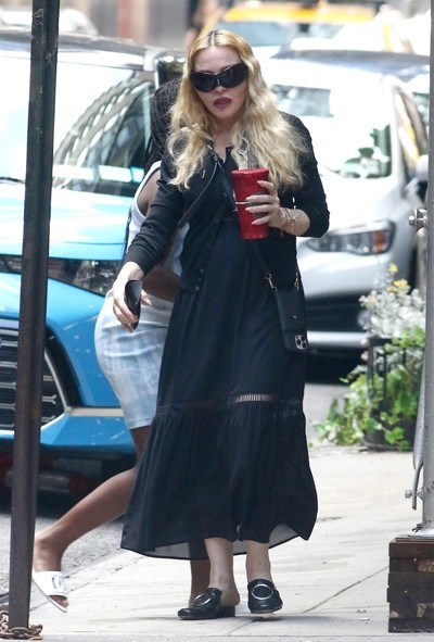 Madonna rayonnante, illustrant la s&eacute;r&eacute;nit&eacute; et la joie de vivre