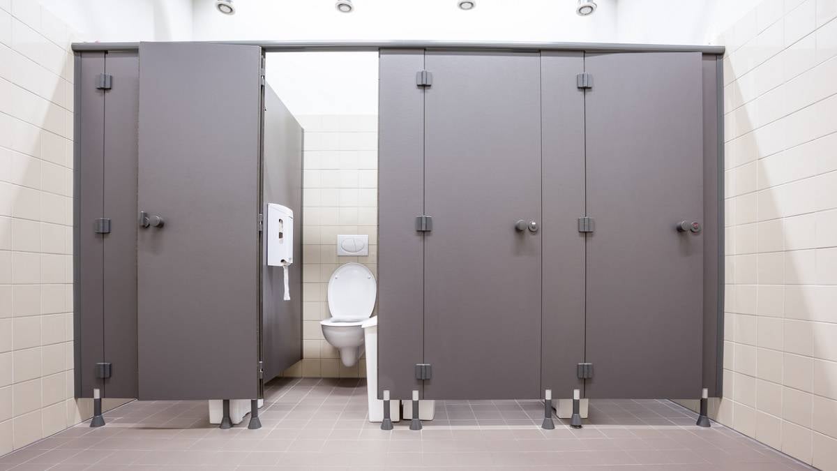 Système de ventilation dans les toilettes publiques