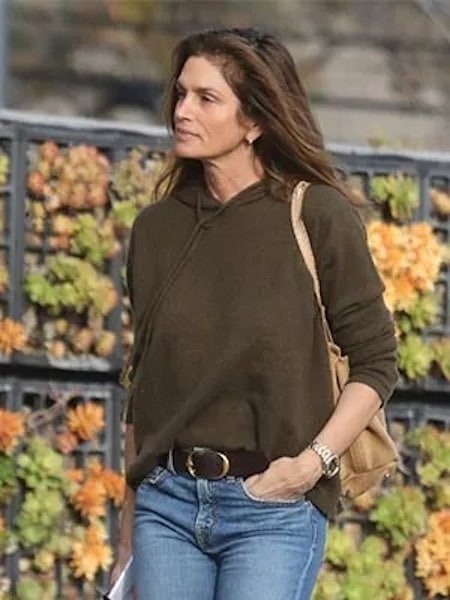 Portrait moderne et inspirant de Cindy Crawford, symbole de confiance en soi