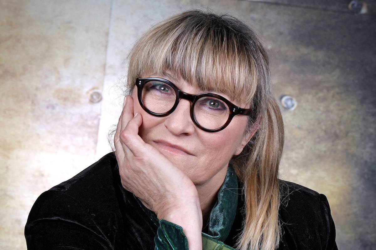 Christine Bravo r&eacute;fl&eacute;chissant &agrave; son avenir