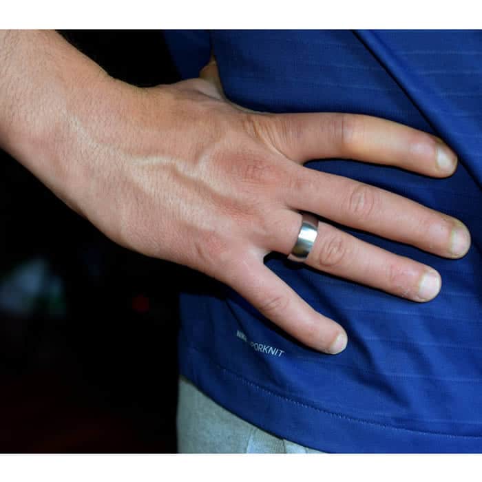 Bague large en acier