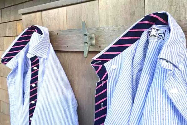Détail d'une chemise avec boucle au dos