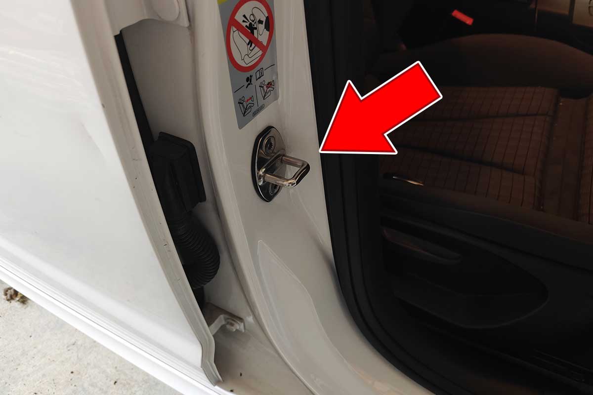 Crochet utilisé pour fixer des objets