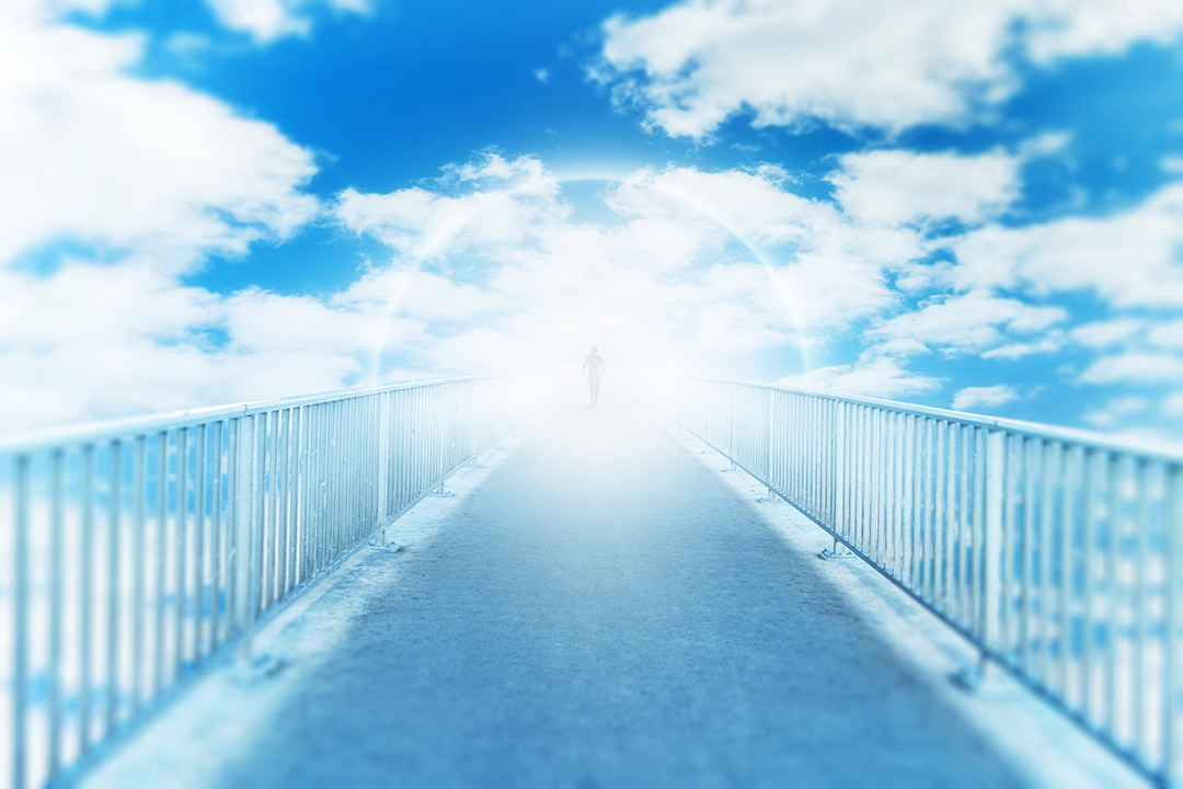 Illustration conceptuelle d'une exp&eacute;rience de mort imminente, entre lumi&egrave;re et introspection