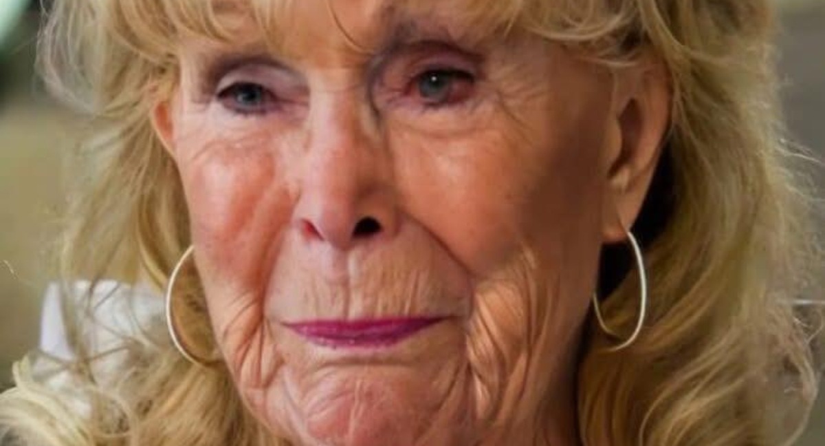 Barbara Eden sur sc&egrave;ne ou lors d'un &eacute;v&eacute;nement public r&eacute;cent