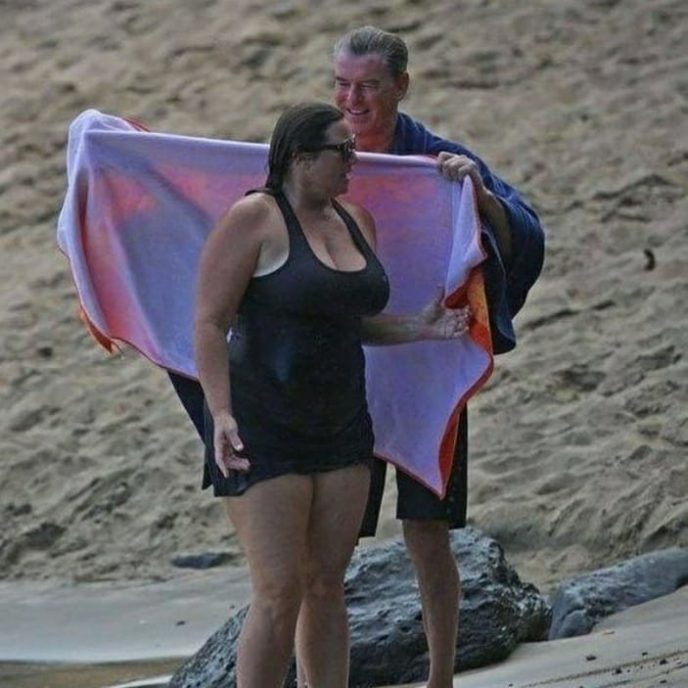 Pierce Brosnan et son épouse ensemble